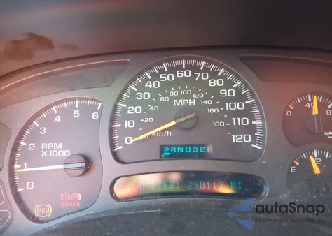 2004 Chevrolet Suburban 1500 Lt z USA, uszkodzony, nr VIN 1GNEC16Z34J258979